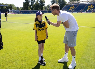 130725 -  Glamorgan Women v Gloucestershire Women, Vitality Blast Women League 2, South Group - Match mascot and coin toss