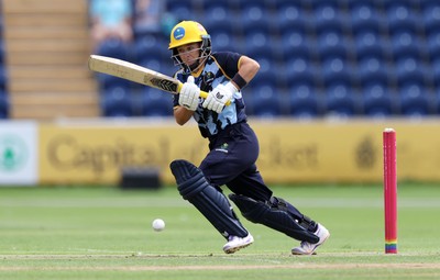 180725 - Glamorgan Women v Kent Spitfires - Vitality Blast Women League 2 - Bethan Gammon of Glamorgan batting