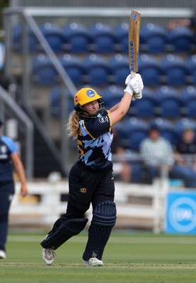 180725 - Glamorgan Women v Kent Spitfires - Vitality Blast Women League 2 - Gemma Porter of Glamorgan batting