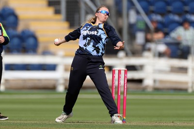 180725 - Glamorgan Women v Kent Spitfires - Vitality Blast Women League 2 - Gemma Porter of Glamorgan bowling