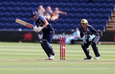 180725 - Glamorgan Women v Kent Spitfires - Vitality Blast Women League 2 - Elsa Barnfather of Kent Spitfires batting