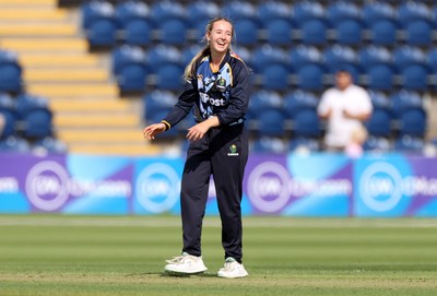 180725 - Glamorgan Women v Kent Spitfires - Vitality Blast Women League 2 - Poppy Walker of Glamorgan celebrates taking the wicket of Tilly Callaghan of Kent Spitfires