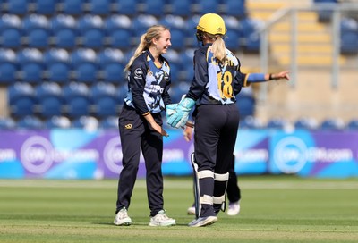 180725 - Glamorgan Women v Kent Spitfires - Vitality Blast Women League 2 - Poppy Walker of Glamorgan celebrates taking the wicket of Tilly Callaghan of Kent Spitfires