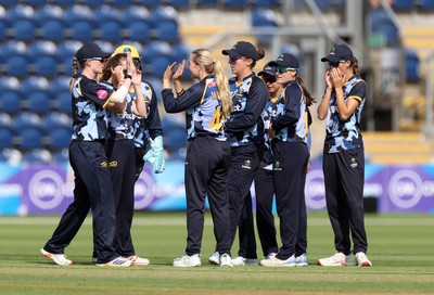 180725 - Glamorgan Women v Kent Spitfires - Vitality Blast Women League 2 - Poppy Walker of Glamorgan celebrates taking the wicket of Tilly Callaghan of Kent Spitfires
