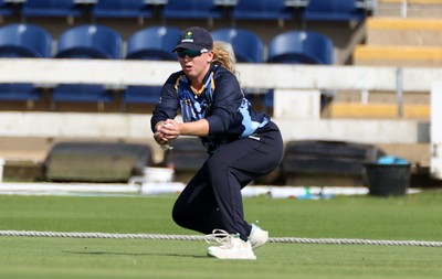 180725 - Glamorgan Women v Kent Spitfires - Vitality Blast Women League 2 - Gemma Porter of Glamorgan catches the ball to dismiss Elsa Barnfather