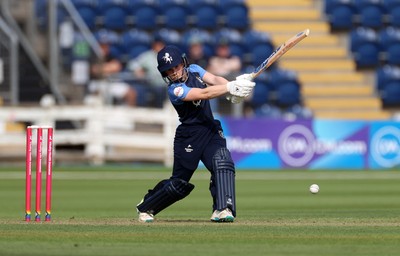 180725 - Glamorgan Women v Kent Spitfires - Vitality Blast Women League 2 - Ella Darlington of Kent Spitfires batting
