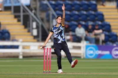 180725 - Glamorgan Women v Kent Spitfires - Vitality Blast Women League 2 - Eve Jackson of Glamorgan batting