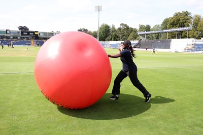 180725 - Glamorgan Women v Kent Spitfires - Vitality Blast Women League 2 - Thatcher's Apple Roll