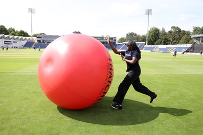 180725 - Glamorgan Women v Kent Spitfires - Vitality Blast Women League 2 - Thatcher's Apple Roll