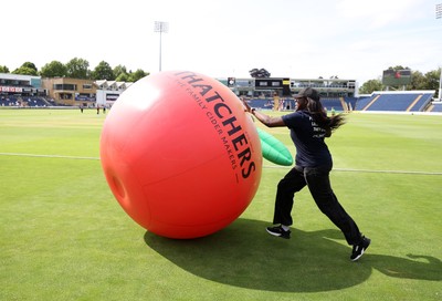 180725 - Glamorgan Women v Kent Spitfires - Vitality Blast Women League 2 - Thatcher's Apple Roll