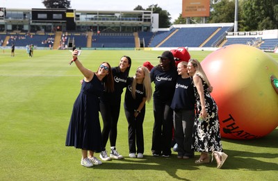180725 - Glamorgan Women v Kent Spitfires - Vitality Blast Women League 2 - Thatcher's Apple Roll