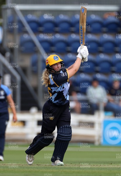 180725 - Glamorgan Women v Kent Spitfires - Vitality Blast Women League 2 - Gemma Porter of Glamorgan batting