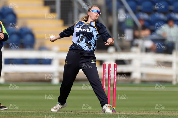 180725 - Glamorgan Women v Kent Spitfires - Vitality Blast Women League 2 - Gemma Porter of Glamorgan bowling