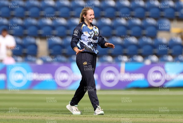 180725 - Glamorgan Women v Kent Spitfires - Vitality Blast Women League 2 - Poppy Walker of Glamorgan celebrates taking the wicket of Tilly Callaghan of Kent Spitfires