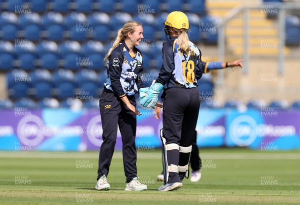 180725 - Glamorgan Women v Kent Spitfires - Vitality Blast Women League 2 - Poppy Walker of Glamorgan celebrates taking the wicket of Tilly Callaghan of Kent Spitfires