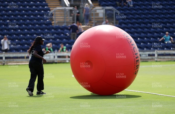 180725 - Glamorgan Women v Kent Spitfires - Vitality Blast Women League 2 - Thatcher's Apple Roll