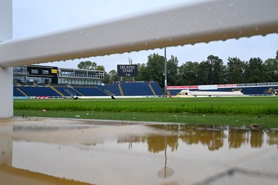 130926 - Glamorgan Women v Kent Women - Metro Bank Women's One-Day Cup semi-final - The start of play is delayed after rain at Sophia Gardens 