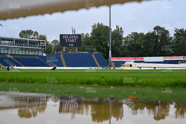 130926 - Glamorgan Women v Kent Women - Metro Bank Women's One-Day Cup semi-final - The start of play is delayed after rain at Sophia Gardens 