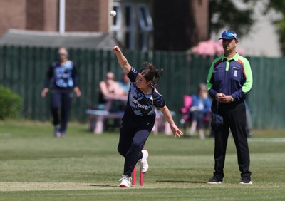 170525 - Glamorgan Women v Lancashire Thunder - T20 Women�s County Cup - Sara Phillips of Glamorgan bowling