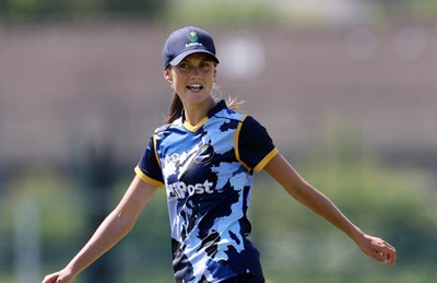 170525 - Glamorgan Women v Lancashire Thunder - T20 Women�s County Cup - Eve Jackson of Glamorgan 