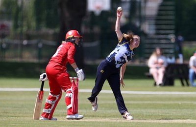 170525 - Glamorgan Women v Lancashire Thunder - T20 Women�s County Cup - Nicole Reid of Glamorgan bowling