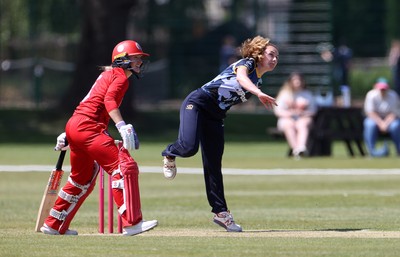 170525 - Glamorgan Women v Lancashire Thunder - T20 Women�s County Cup - Nicole Reid of Glamorgan bowling