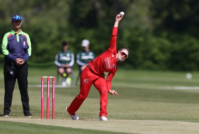 170525 - Glamorgan Women v Lancashire Thunder - T20 Women�s County Cup - Darcey Carter of Lancashire bowling