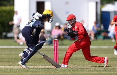 170525 - Glamorgan Women v Lancashire Thunder - T20 Women�s County Cup - Katy Cobb of Glamorgan is run out by Ellie Threlkeld of Lancashire