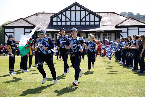 170525 - Glamorgan Women v Lancashire Thunder - T20 Women�s County Cup - Glamorgan run out onto the field