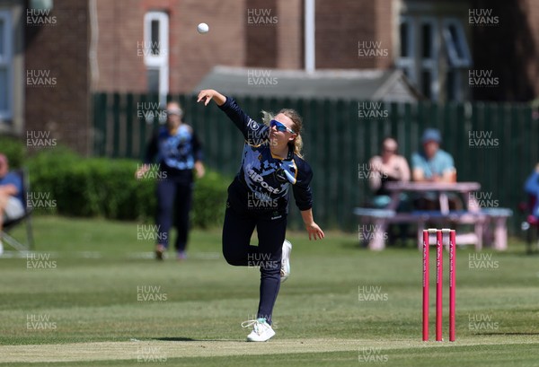 170525 - Glamorgan Women v Lancashire Thunder - T20 Women�s County Cup - Gemma Porter of Glamorgan bowling