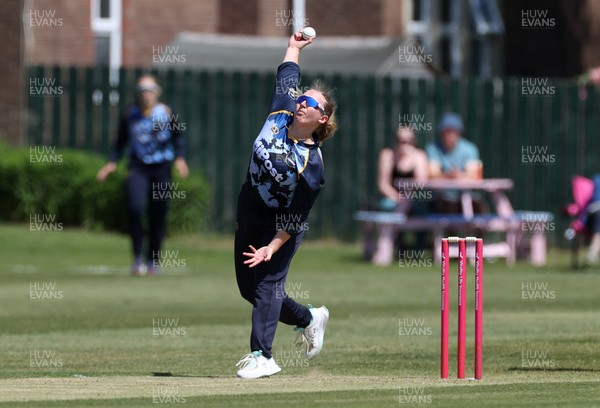 170525 - Glamorgan Women v Lancashire Thunder - T20 Women�s County Cup - Gemma Porter of Glamorgan bowling
