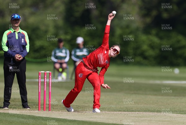 170525 - Glamorgan Women v Lancashire Thunder - T20 Women�s County Cup - Darcey Carter of Lancashire bowling