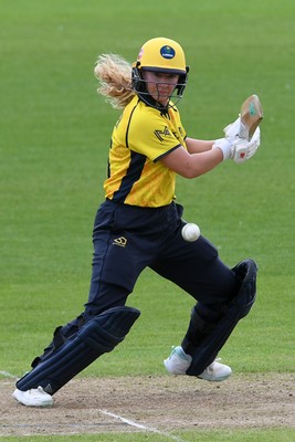 190426 - Glamorgan Women v Leicestershire Foxes Women - Metro Bank One Day Cup Women League 2 - Gemma Porter of Glamorgan Women