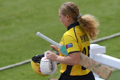 190426 - Glamorgan Women v Leicestershire Foxes Women - Metro Bank One Day Cup Women League 2 - Gemma Porter of Glamorgan Women