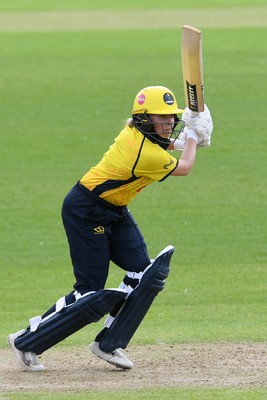 190426 - Glamorgan Women v Leicestershire Foxes Women - Metro Bank One Day Cup Women League 2 - Megan Sturge of Glamorgan Women batting