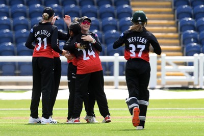 190426 - Glamorgan Women v Leicestershire Foxes Women - Metro Bank One Day Cup Women League 2 - Ellie Phillips of Leicestershire Women celebrates with team mates after she catches the ball to dismiss Bea Ellis of Glamorgan 