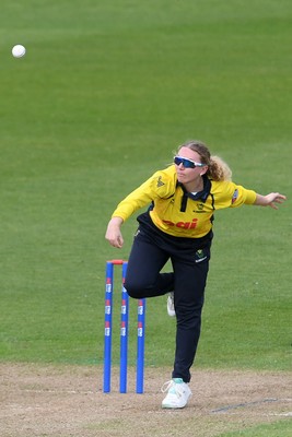 190426 - Glamorgan Women v Leicestershire Foxes Women - Metro Bank One Day Cup Women League 2 - Gemma Porter of Glamorgan Women bowling