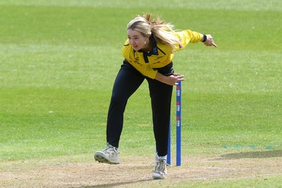 190426 - Glamorgan Women v Leicestershire Foxes Women - Metro Bank One Day Cup Women League 2 - Poppy Walker of Glamorgan Women bowling