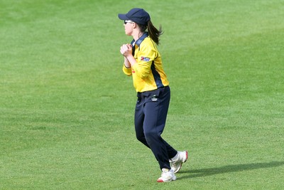 190426 - Glamorgan Women v Leicestershire Foxes Women - Metro Bank One Day Cup Women League 2 - Sara Phillips of Glamorgan Women catches the ball to dismiss Ellen Watson of Leicestershire Women, bowled by Gemma Porter of Glamorgan Womenl