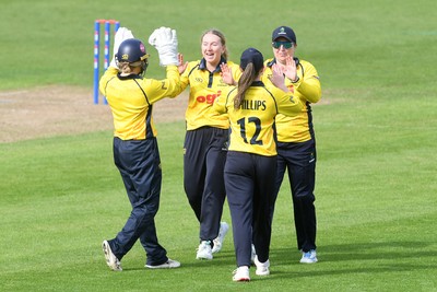 190426 - Glamorgan Women v Leicestershire Foxes Women - Metro Bank One Day Cup Women League 2 - Sara Phillips of Glamorgan Women catches the ball to dismiss Ellen Watson of Leicestershire Women, bowled by Gemma Porter of Glamorgan Womenl