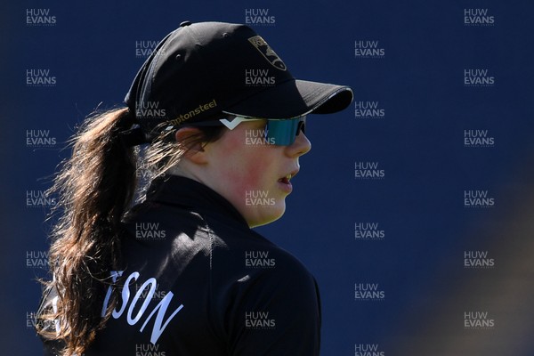 190426 - Glamorgan Women v Leicestershire Foxes Women - Metro Bank One Day Cup Women League 2 - Ellen Watson of Leicestershire Women