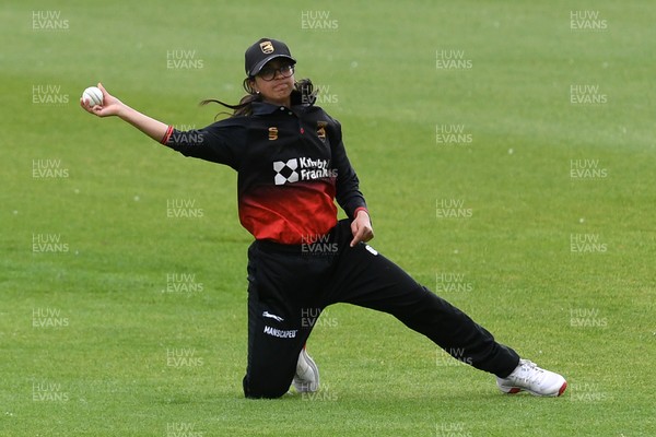 190426 - Glamorgan Women v Leicestershire Foxes Women - Metro Bank One Day Cup Women League 2 - Prisha Thanawala of Leicestershire Women throws the ball