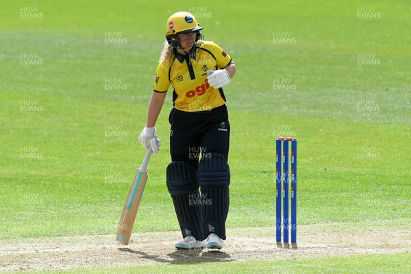 190426 - Glamorgan Women v Leicestershire Foxes Women - Metro Bank One Day Cup Women League 2 - Gemma Porter of Glamorgan Women