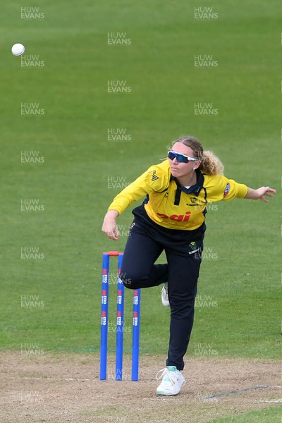 190426 - Glamorgan Women v Leicestershire Foxes Women - Metro Bank One Day Cup Women League 2 - Gemma Porter of Glamorgan Women bowling