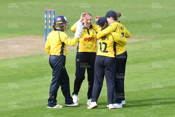 190426 - Glamorgan Women v Leicestershire Foxes Women - Metro Bank One Day Cup Women League 2 - Sara Phillips of Glamorgan Women catches the ball to dismiss Ellen Watson of Leicestershire Women, bowled by Gemma Porter of Glamorgan Womenl