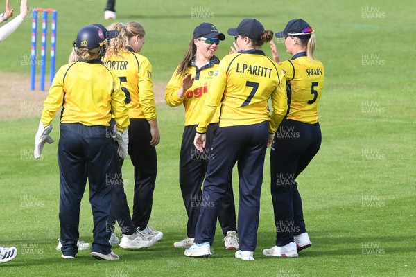 190426 - Glamorgan Women v Leicestershire Foxes Women - Metro Bank One Day Cup Women League 2 - Sara Phillips of Glamorgan Women catches the ball to dismiss Ellen Watson of Leicestershire Women, bowled by Gemma Porter of Glamorgan Womenl