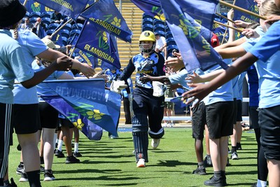 030726 - Glamorgan Women v Middlesex Women - Vitality Blast Women League 2 - Daisy Jeanes of Glamorgan Women runs out at the start of the match