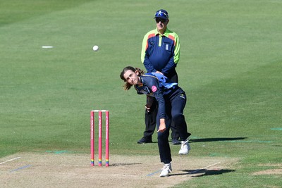 030726 - Glamorgan Women v Middlesex Women - Vitality Blast Women League 2 - Katy Cobb of Glamorgan Women bowling