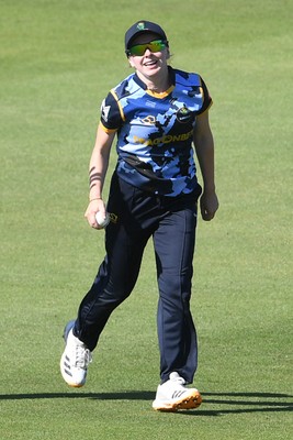 030726 - Glamorgan Women v Middlesex Women - Vitality Blast Women League 2 - Nicole Reid of glamorgan Women catches the ball to dismiss Hannah Davis of Middlesex Women