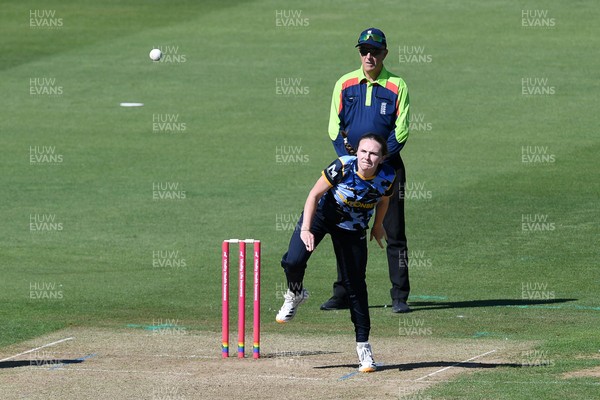 030726 - Glamorgan Women v Middlesex Women - Vitality Blast Women League 2 - Nicole Reid of Glamorgan Women bowling